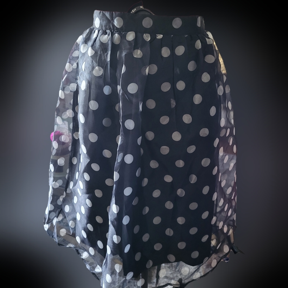 Black And White Knee-Length Skirt for Casual Wear